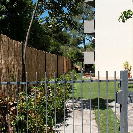 La Casetta Bamboo " 50 Mt Dal Mare" Incluso Ombrellone E 2 Lettini Nello Stabilimento มาร์เชลลี ภายนอก รูปภาพ